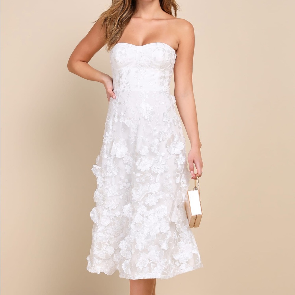 Lulus delightful romance white floral 3D strapless lace-up midi dress